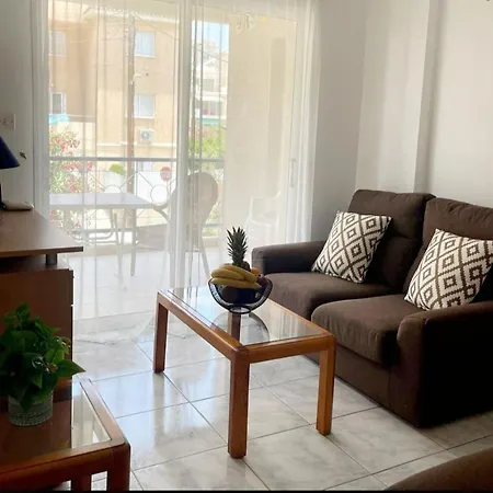 Joanne's Lovely 2 Bedroom Apt. Paphos