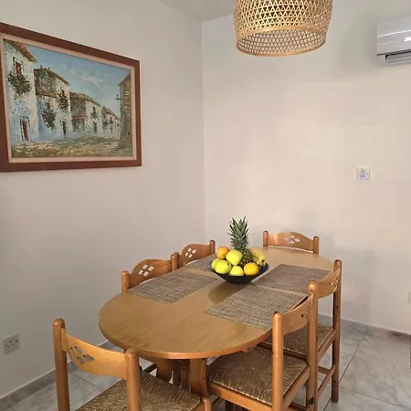 Joanne's Lovely 2 Bedroom Apt. * Paphos